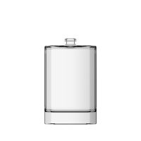 Frasco de vidro Classic 100ml com arestas bem definidas e design sofisticado para perfumes e cosméticos.