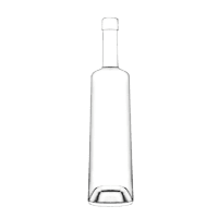 Garrafa de vidro Insolence Spirit 700ml Saverglass com fundo quadrado invertido e design fluido.